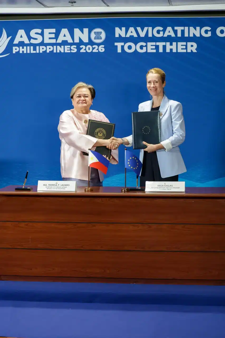 Philippine Foreign Secretary Theresa Lazaro, left, with Kaja Kallas in Manila on July 24, 2026; file photo.
